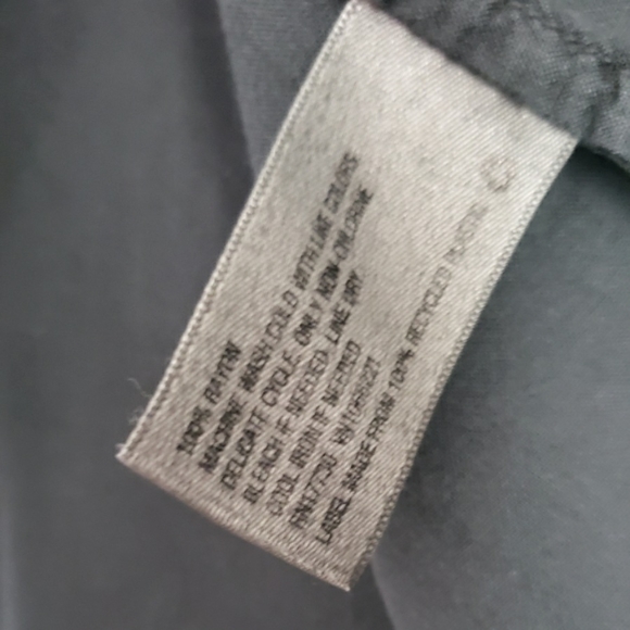 Universal Thread Split Neck Rayon Tank XS - Picture 6 of 7